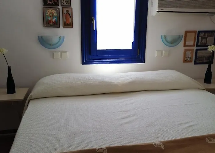 Hones - Relax House Perissa (Santorini)