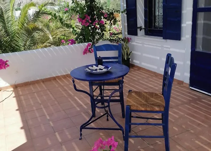 Hones - Relax House * Perissa (Santorini)