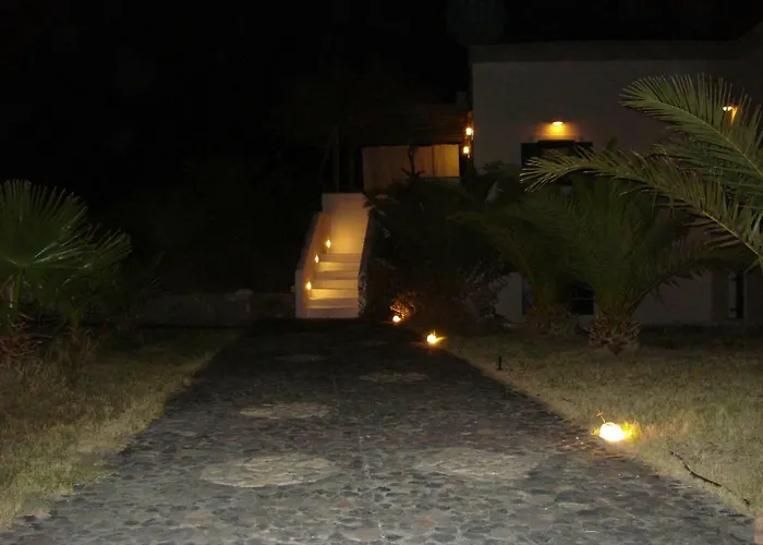 Hones - Relax House * Perissa (Santorini)